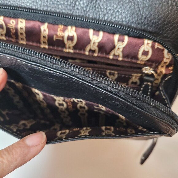 Tignanello Carson Black Leather Crossbody Bag With Multiple Pockets & Adjustable - Picture 7 of 12